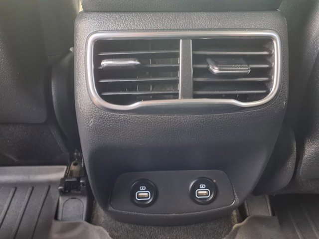 Used 2022 Hyundai Santa Fe SEL w/ Convenience Package image 15