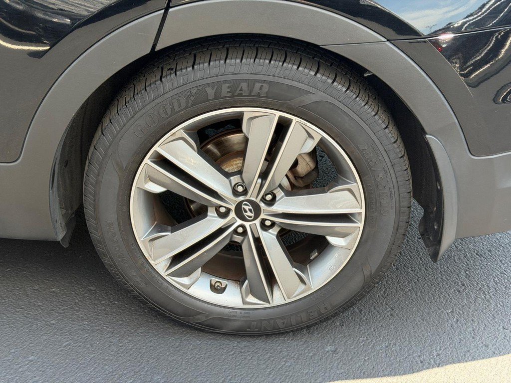 Used 2015 Hyundai Santa Fe Limited w/ Option Group 04 FWD image 6