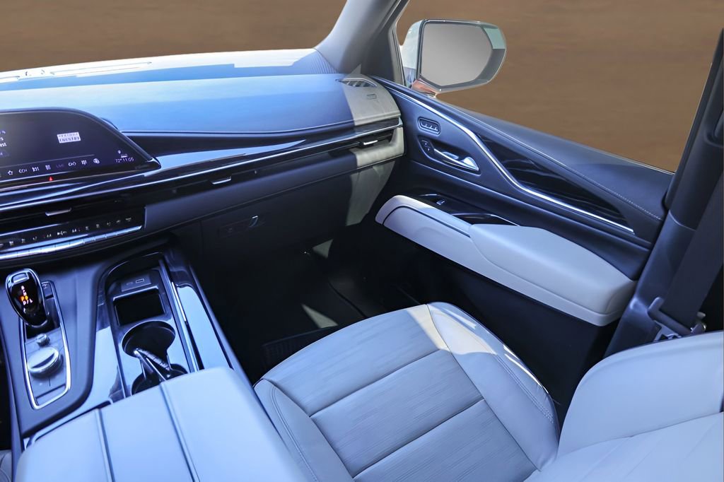 Certified 2023 Cadillac Escalade Sport w/ LPO, ONYX Package image 30