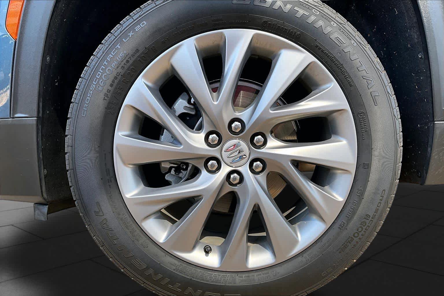 Used 2025 Buick Enclave Preferred w/ Power Package FWD image 11