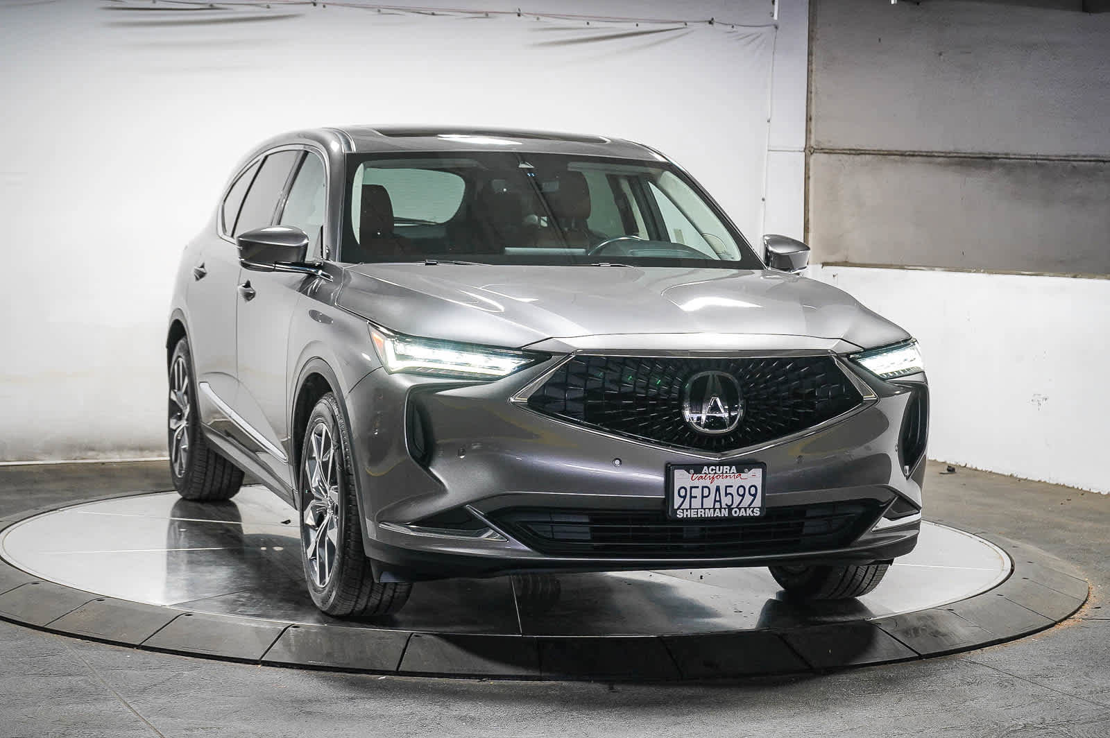 Used 2023 Acura MDX FWD w/ Technology Package image 2