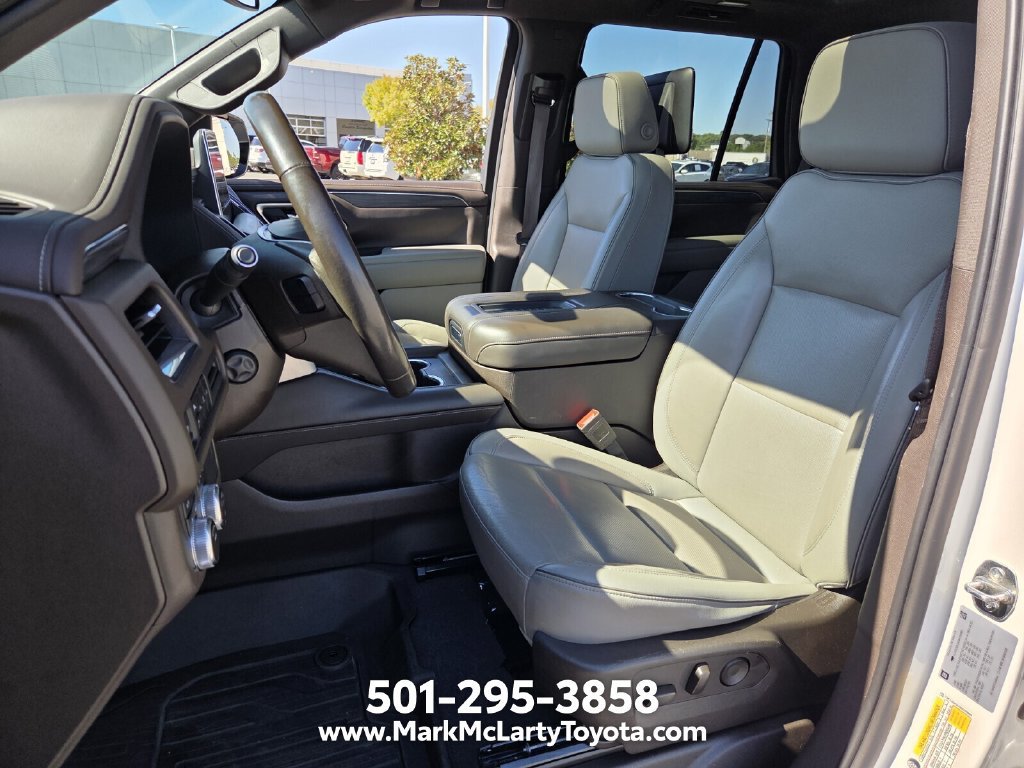 Used 2021 GMC Yukon SLT w/ SLT Premium Package AWD/4WD image 9