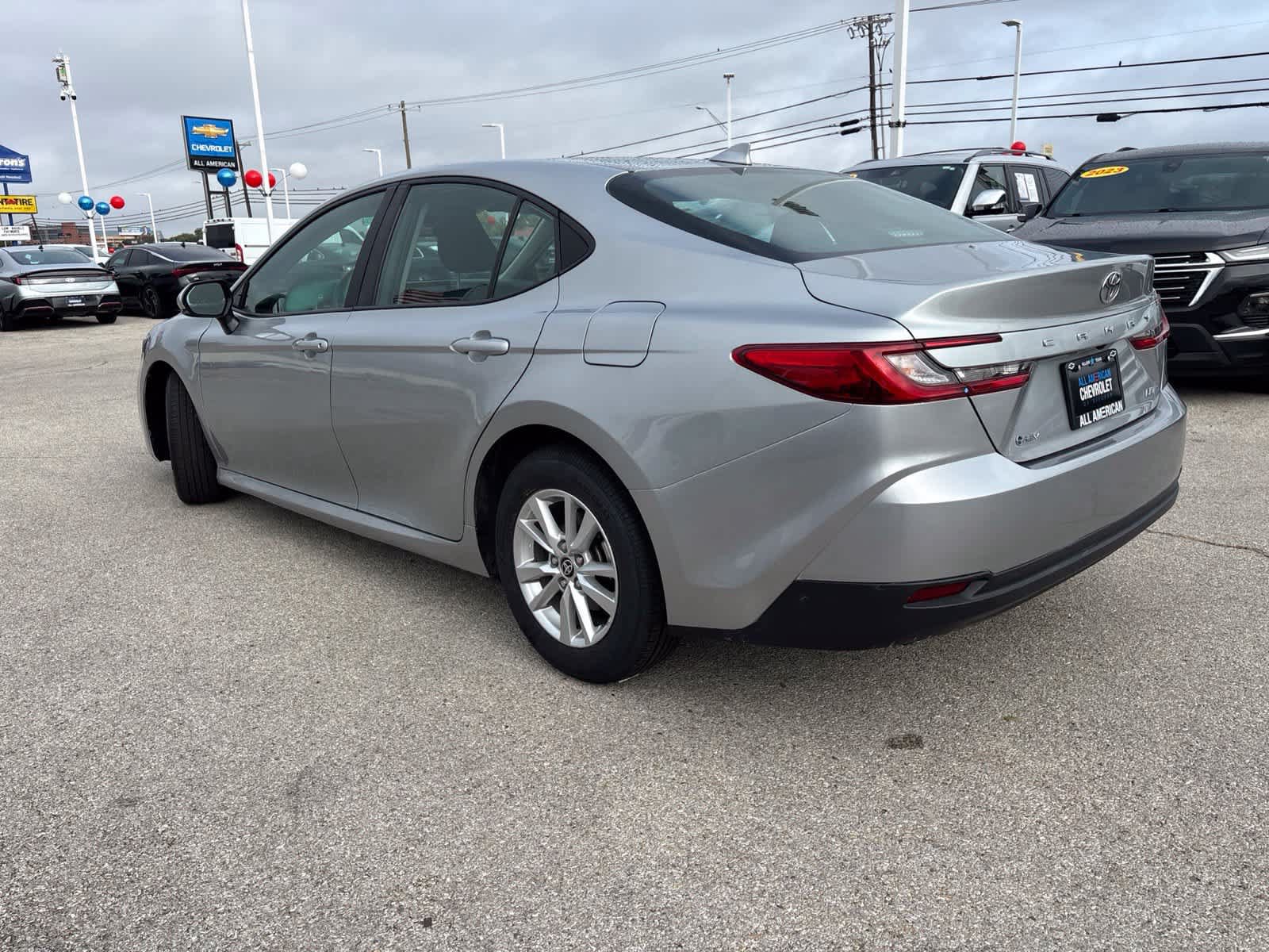 Used 2025 Toyota Camry LE FWD image 8