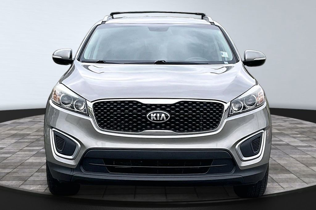 Used 2017 Kia Sorento FWD w/ LX Convenience Package image 3