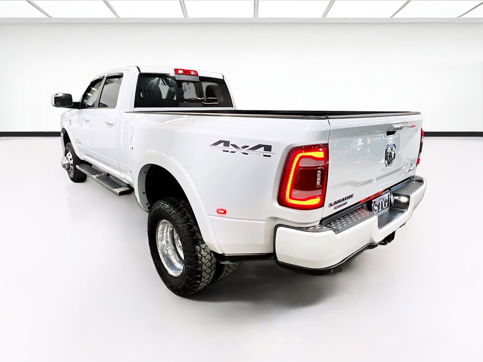 Used 2022 RAM 3500 Laramie image 6