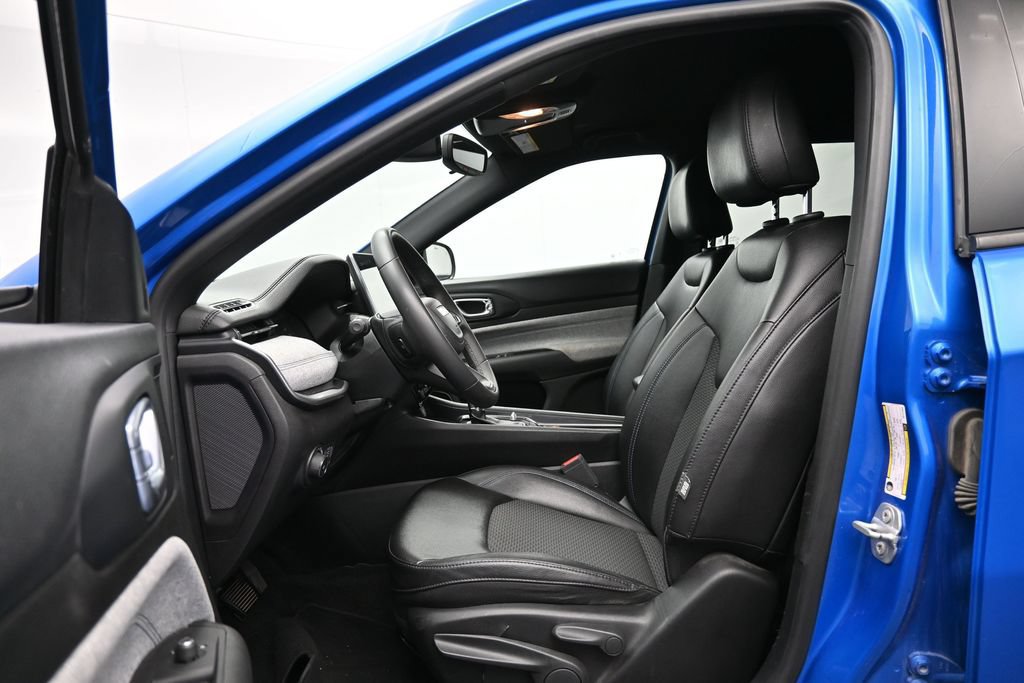 Used 2024 Jeep Compass Latitude AWD/4WD image 22
