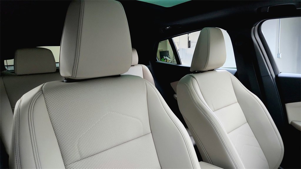 Used 2025 BMW X2 xDrive28i w/ Convenience Package image 44