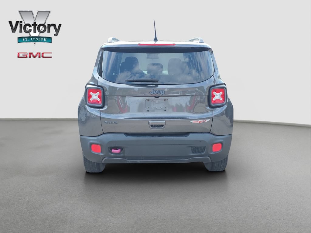 Used 2018 Jeep Renegade Trailhawk AWD/4WD image 16