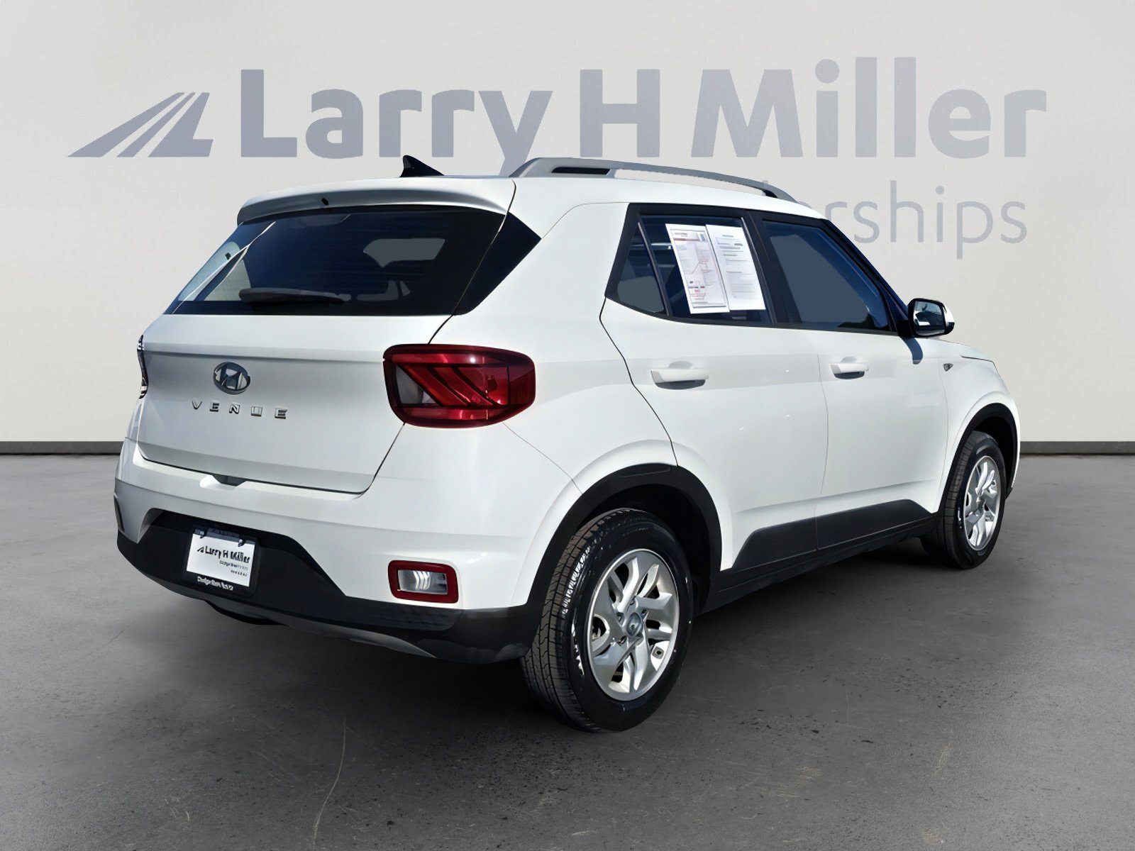 Used 2020 Hyundai Venue SEL w/ Convenience Package image 5