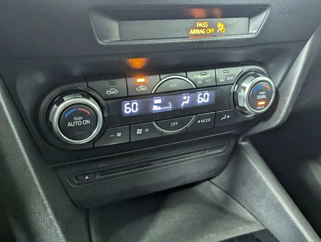 Used 2014 MAZDA MAZDA3 i Touring w/ Technology Package image 21