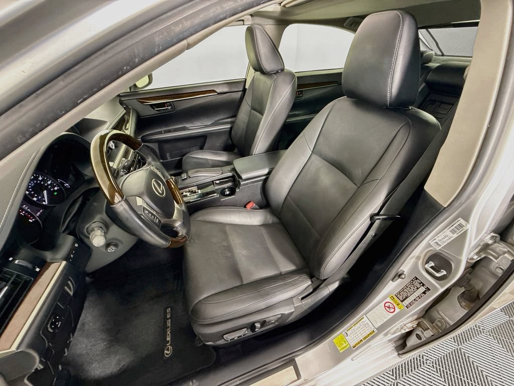 Used 2014 Lexus ES 350 w/ Luxury Package FWD image 22