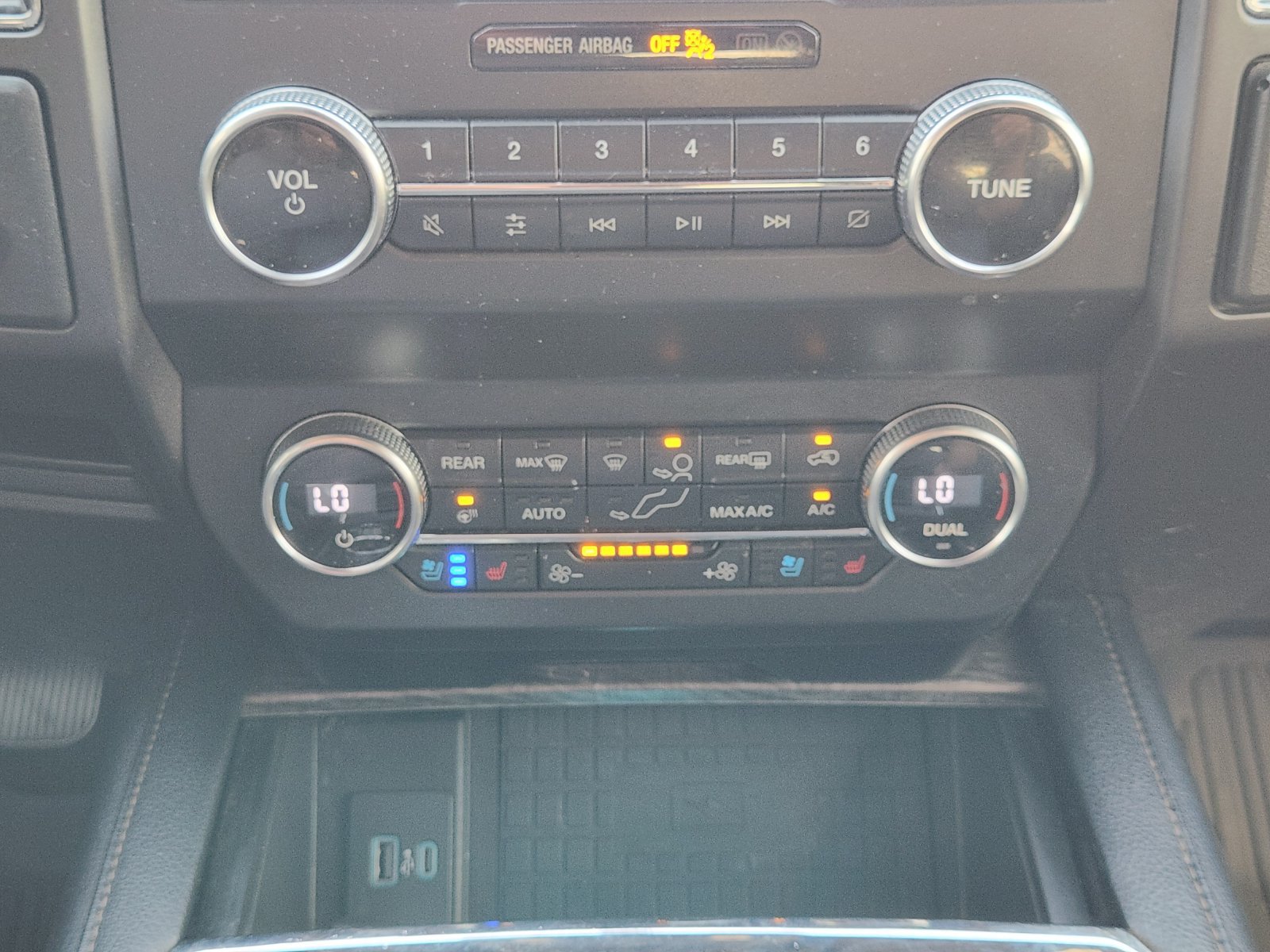 Used 2020 Ford Expedition Limited AWD/4WD image 20