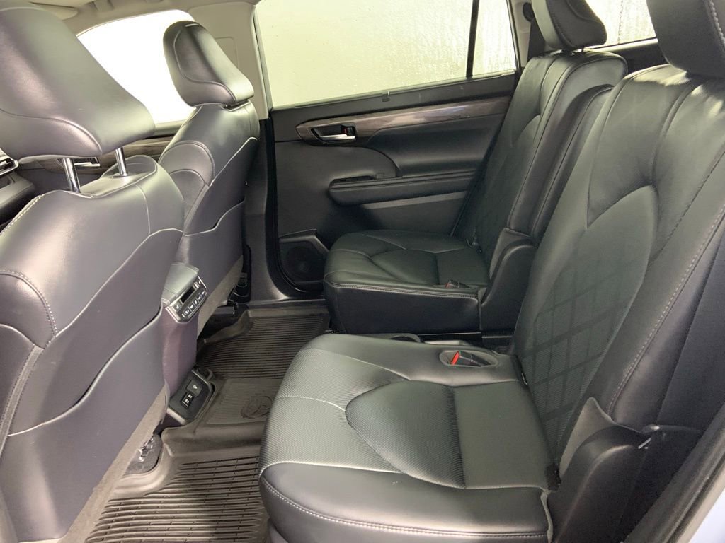 Used 2020 Toyota Highlander Platinum AWD/4WD image 23