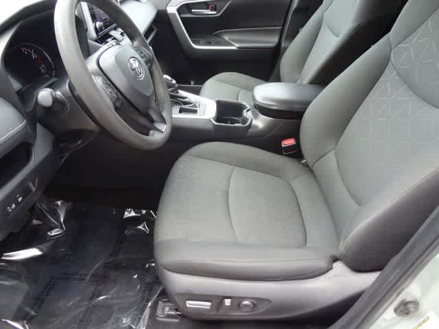 Used 2023 Toyota RAV4 XLE FWD image 6