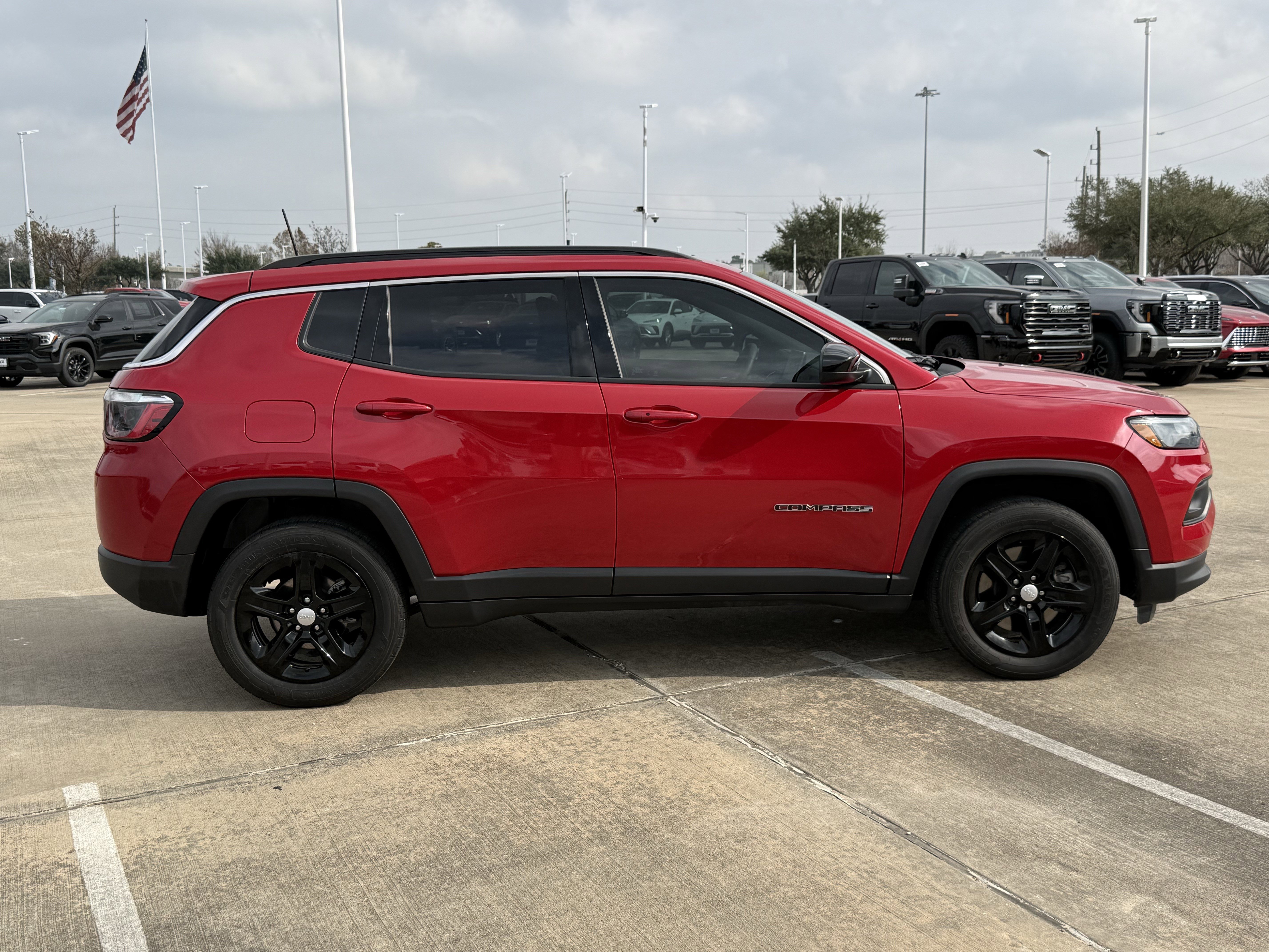 Used 2023 Jeep Compass Latitude w/ Convenience Group image 3
