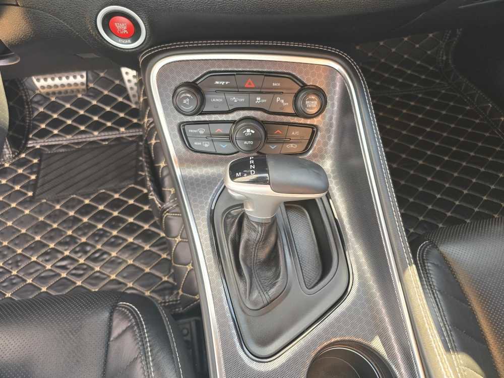 Used 2016 Dodge Challenger SRT w/ Technology Group image 13