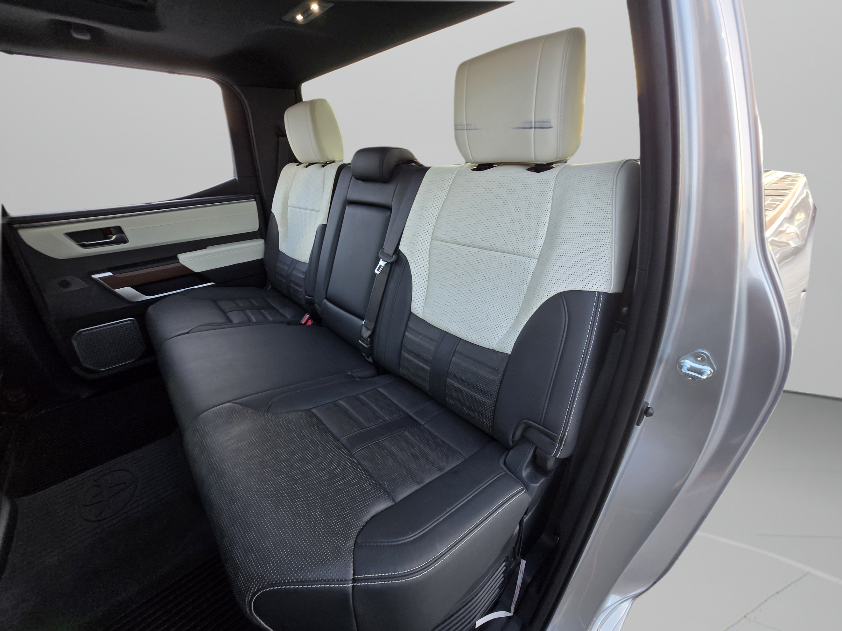 Used 2024 Toyota Tundra Capstone AWD/4WD image 24
