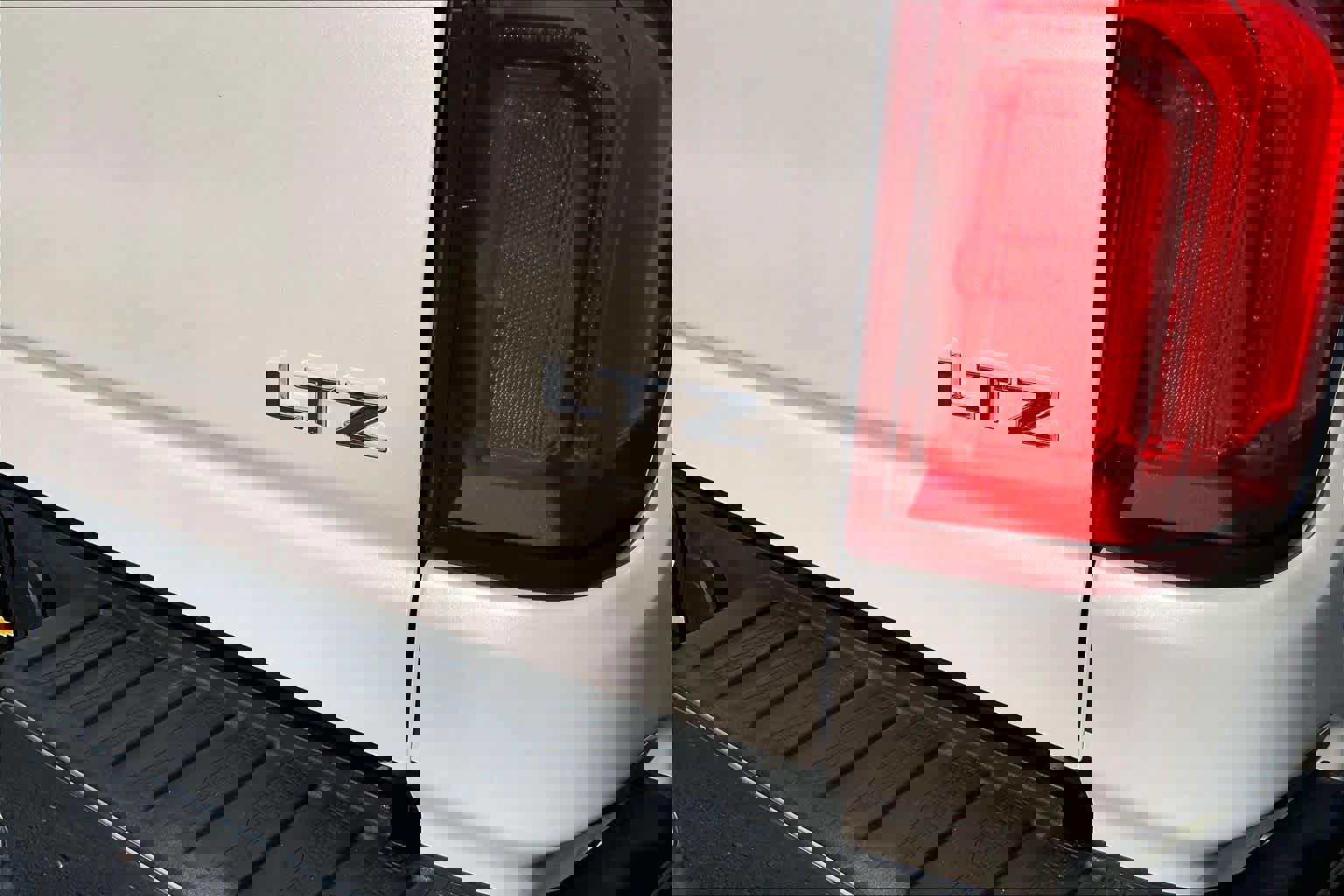 Used 2020 Chevrolet Silverado 3500 LTZ w/ LTZ Premium Package image 9