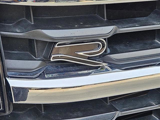 Used 2021 Volkswagen Atlas Cross Sport SE image 5