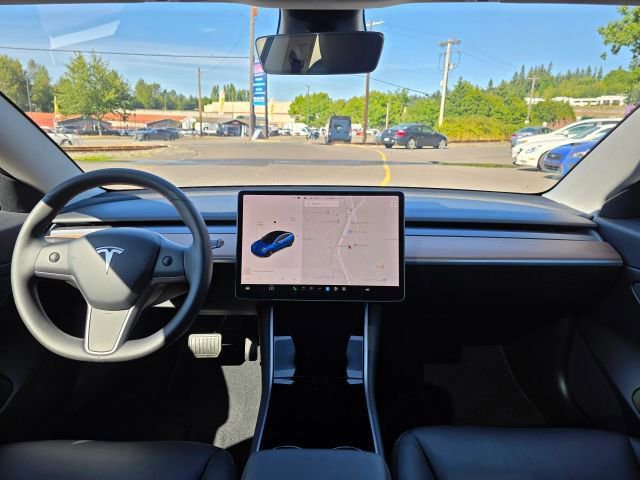 Used 2020 Tesla Model 3 Standard Range Plus image 10