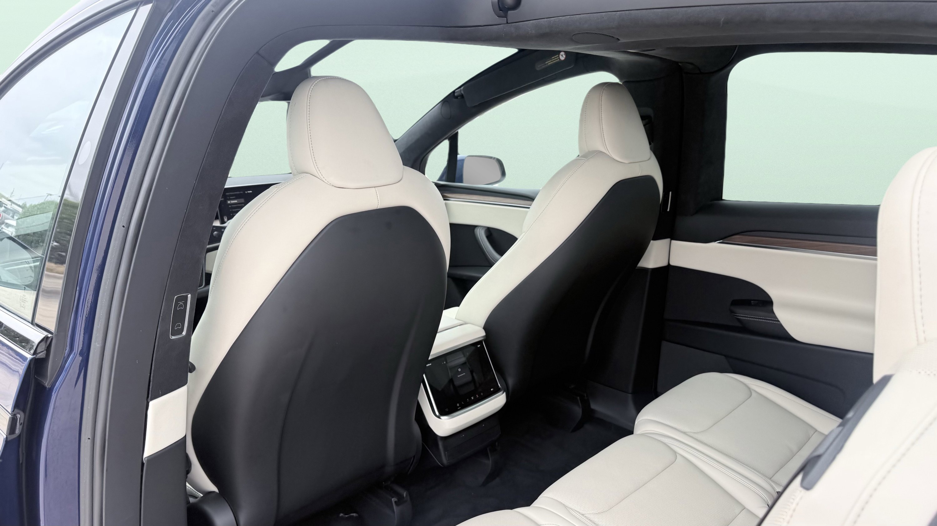 Used 2023 Tesla Model X AWD/4WD image 44