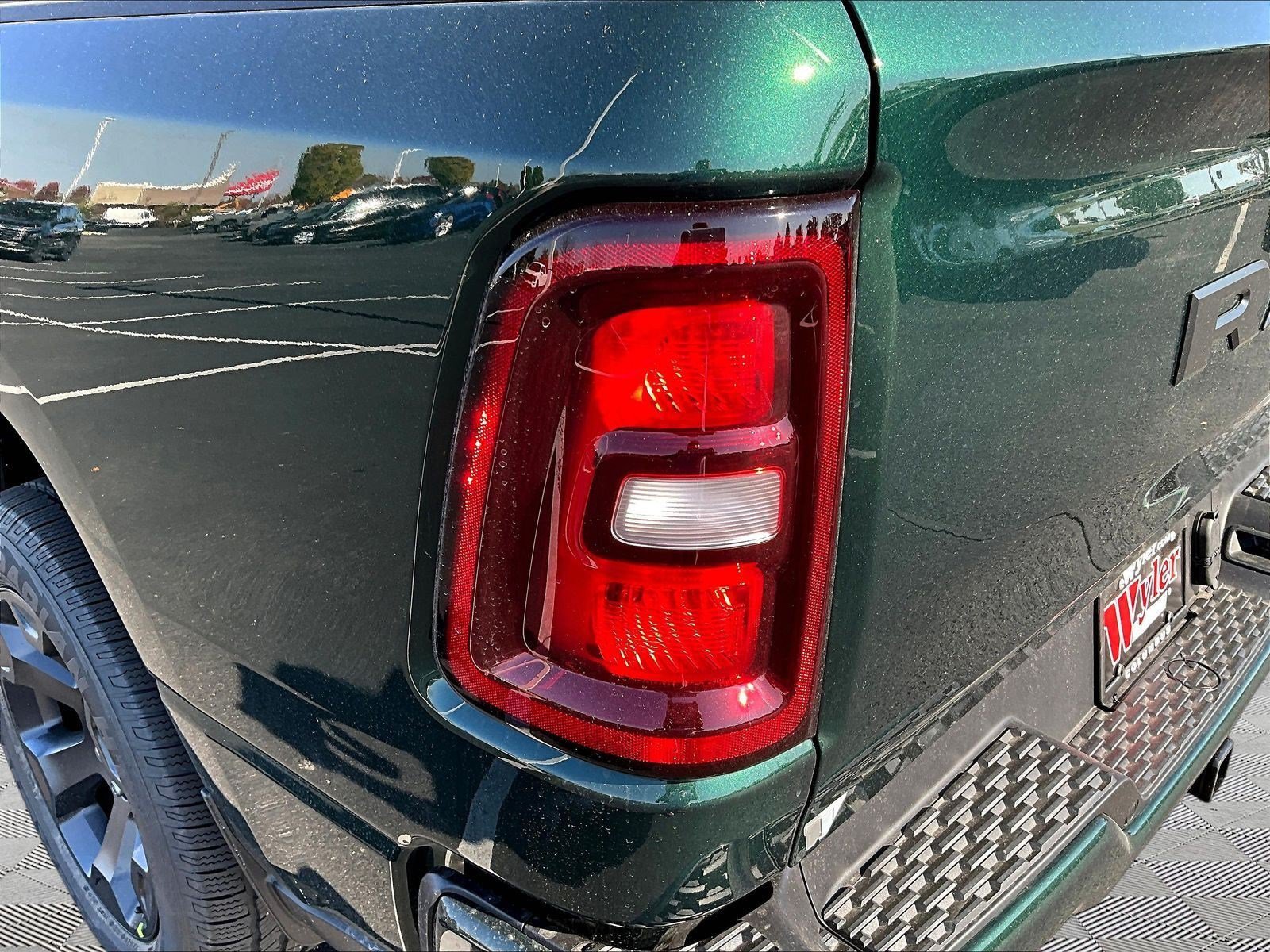 New 2027 RAM 1500 Express AWD/4WD image 15