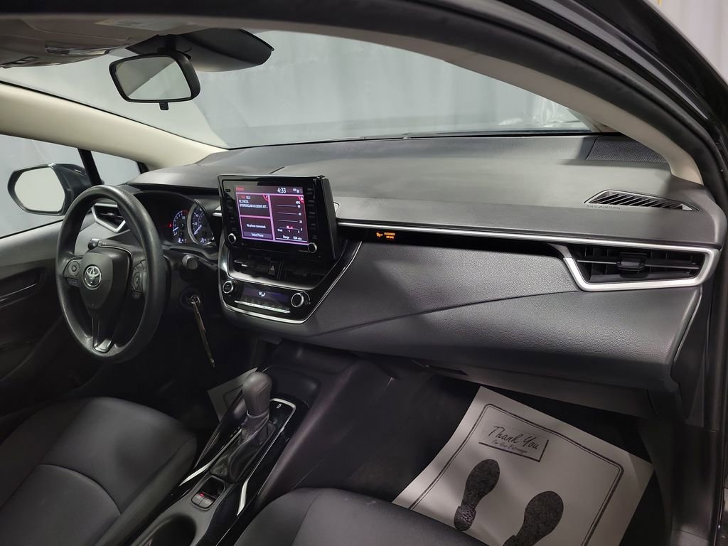Used 2022 Toyota Corolla LE image 25