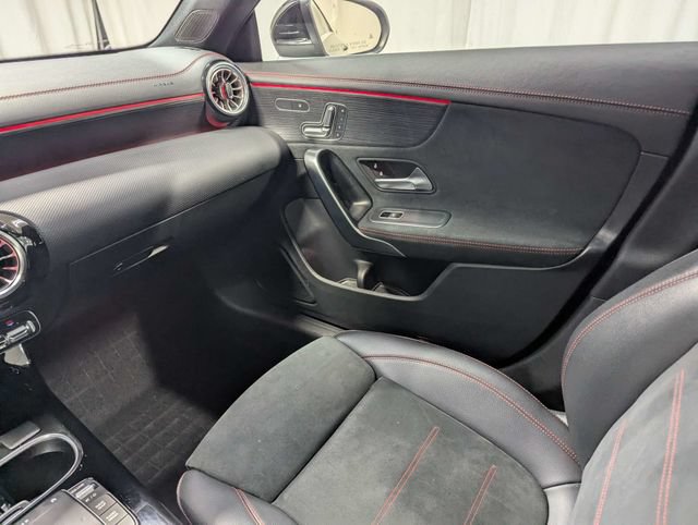 Used 2023 Mercedes-Benz CLA 250 4MATIC image 8