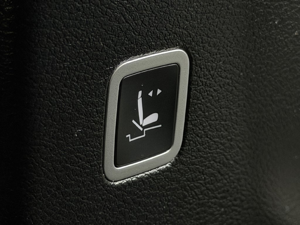 Used 2023 Chrysler Pacifica Touring-L FWD image 41