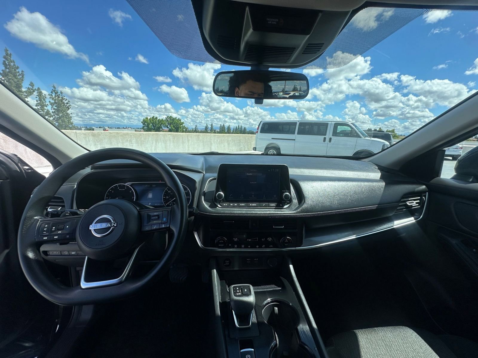 Used 2024 Nissan Rogue SV FWD image 35