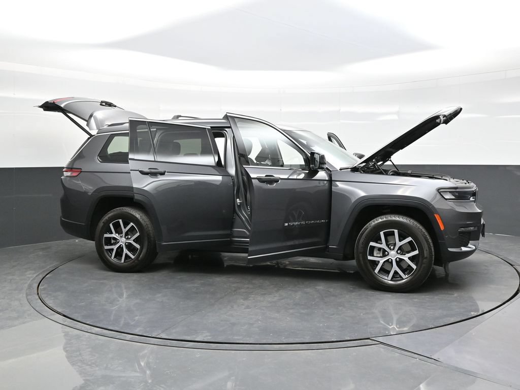 Used 2023 Jeep Grand Cherokee L Limited w/ Luxury Tech Group II AWD/4WD image 44