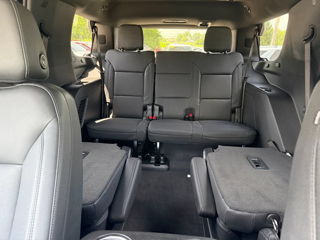 Used 2023 Chevrolet Tahoe Z71 w/ Luxury Package AWD/4WD image 37