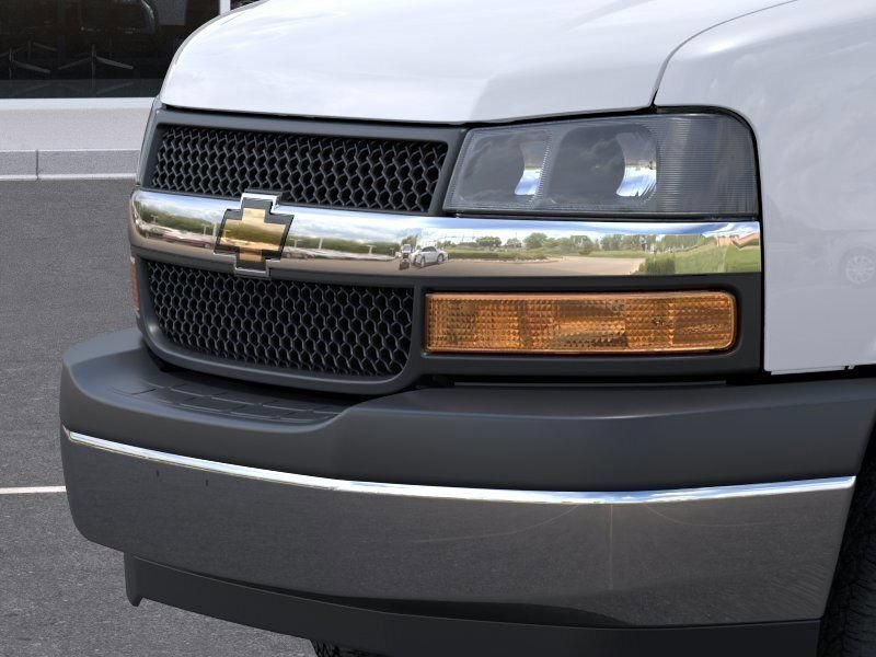 New 2026 Chevrolet Express 4500 w/ Power Convenience Package RWD image 14