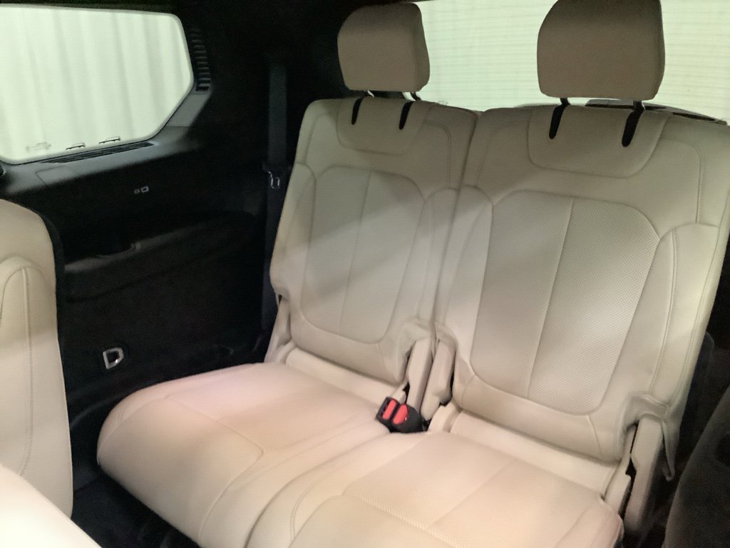 Used 2025 Jeep Grand Cherokee L Limited w/ Luxury Tech Group II image 27