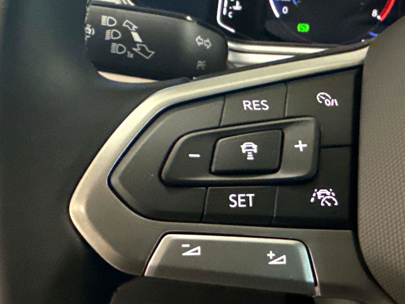 New 2026 Volkswagen Taos SEL image 18