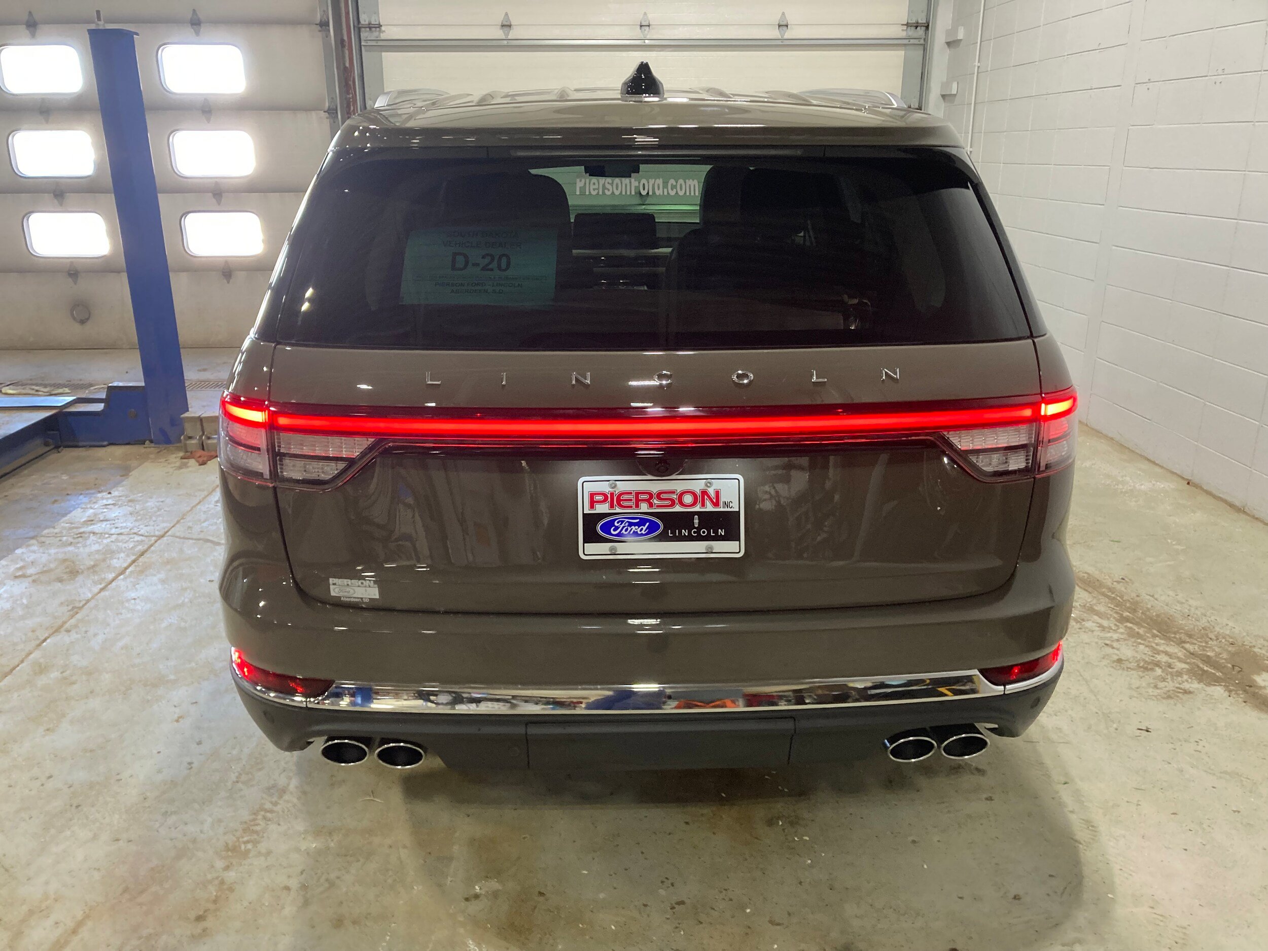 Used 2026 Lincoln Aviator AWD image 15