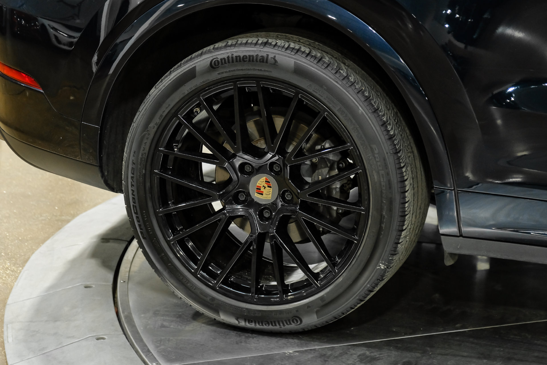 Used 2023 Porsche Cayenne AWD/4WD image 61