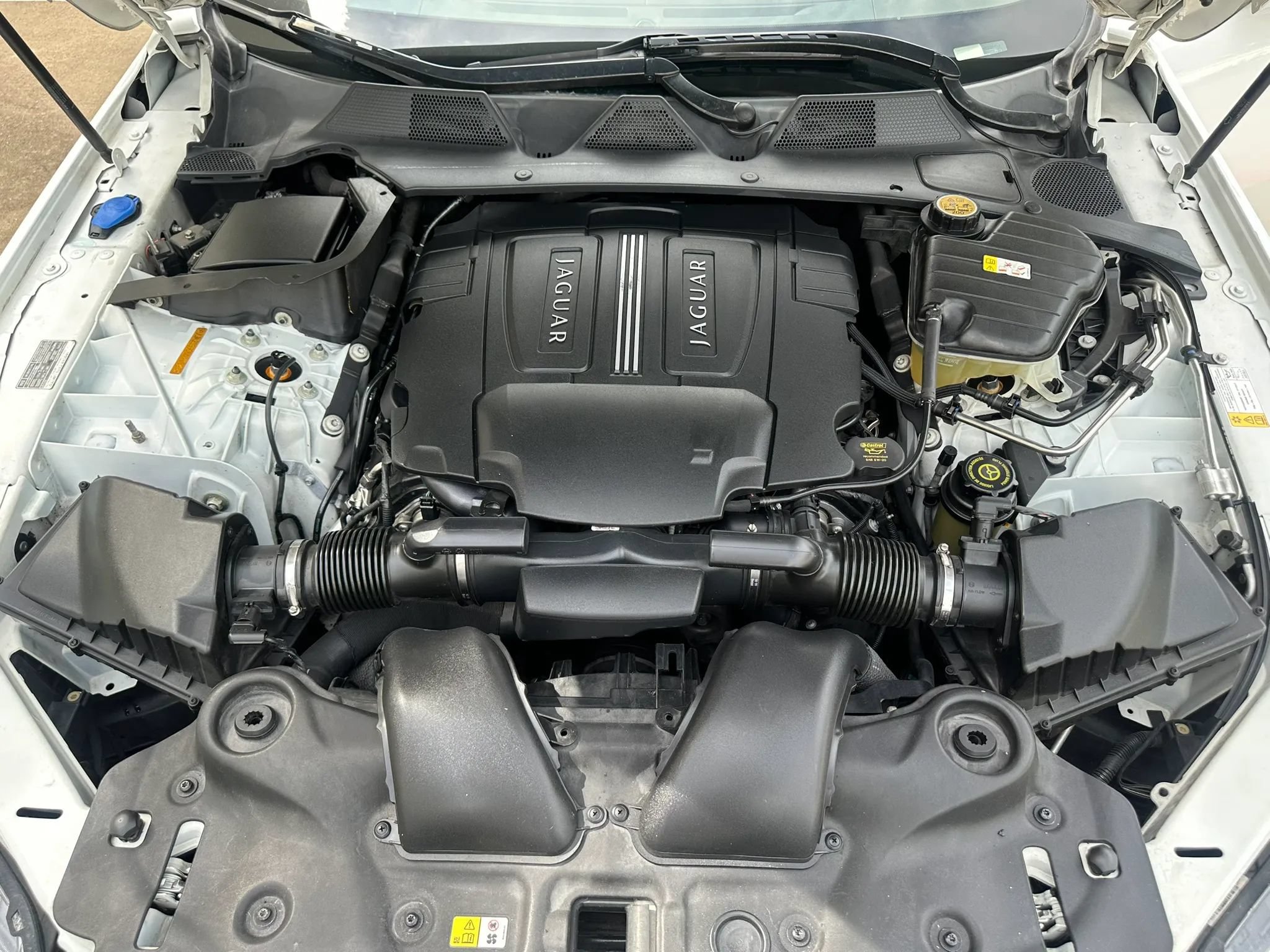 Used 2013 Jaguar XJ L Portfolio RWD image 33