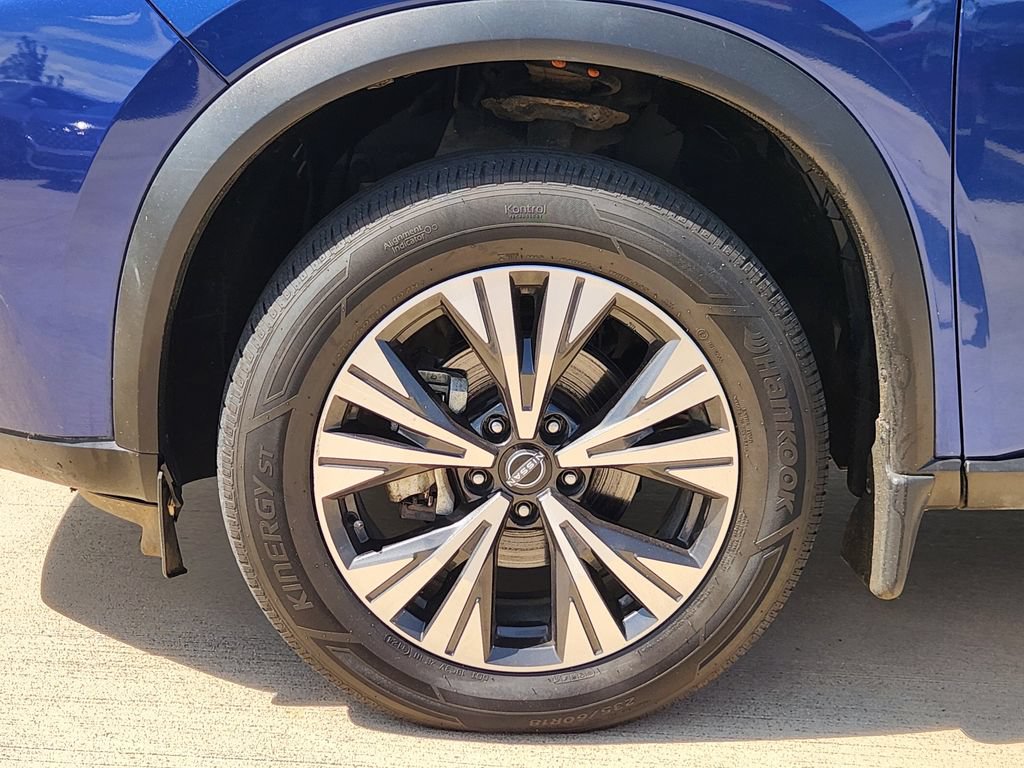 Used 2023 Nissan Rogue SV FWD image 11