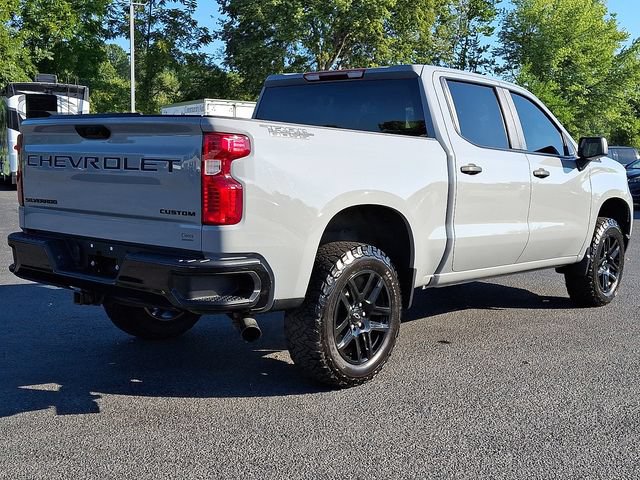 Used 2024 Chevrolet Silverado 1500 Custom Trail Boss w/ Dark Appearance Package AWD/4WD image 9