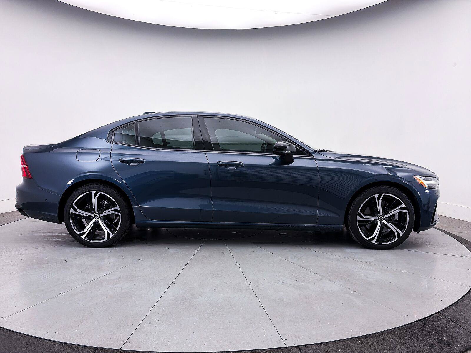 Used 2024 Volvo S60 B5 Plus FWD image 43