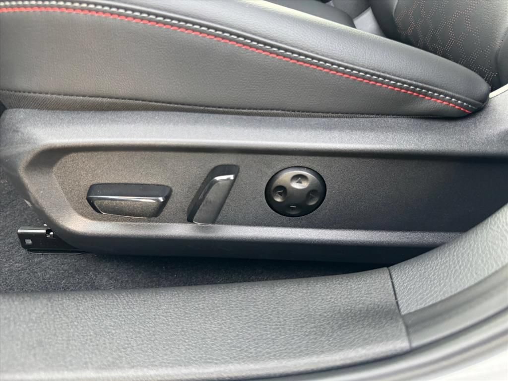 New 2026 Nissan Sentra SR w/ SR Premium Package FWD image 15