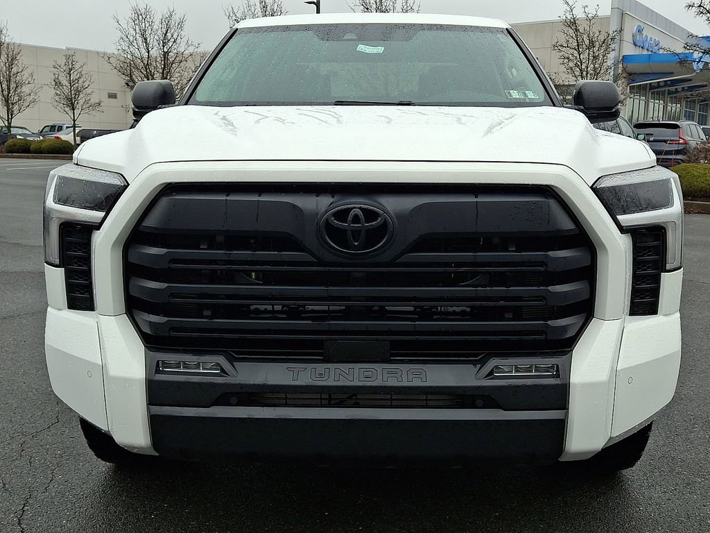 Used 2022 Toyota Tundra SR5 w/ SR5 Convenience Package image 4