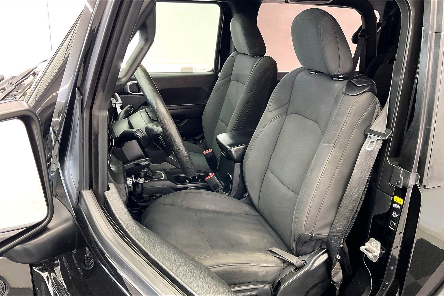 Used 2022 Jeep Wrangler Sport AWD/4WD image 17