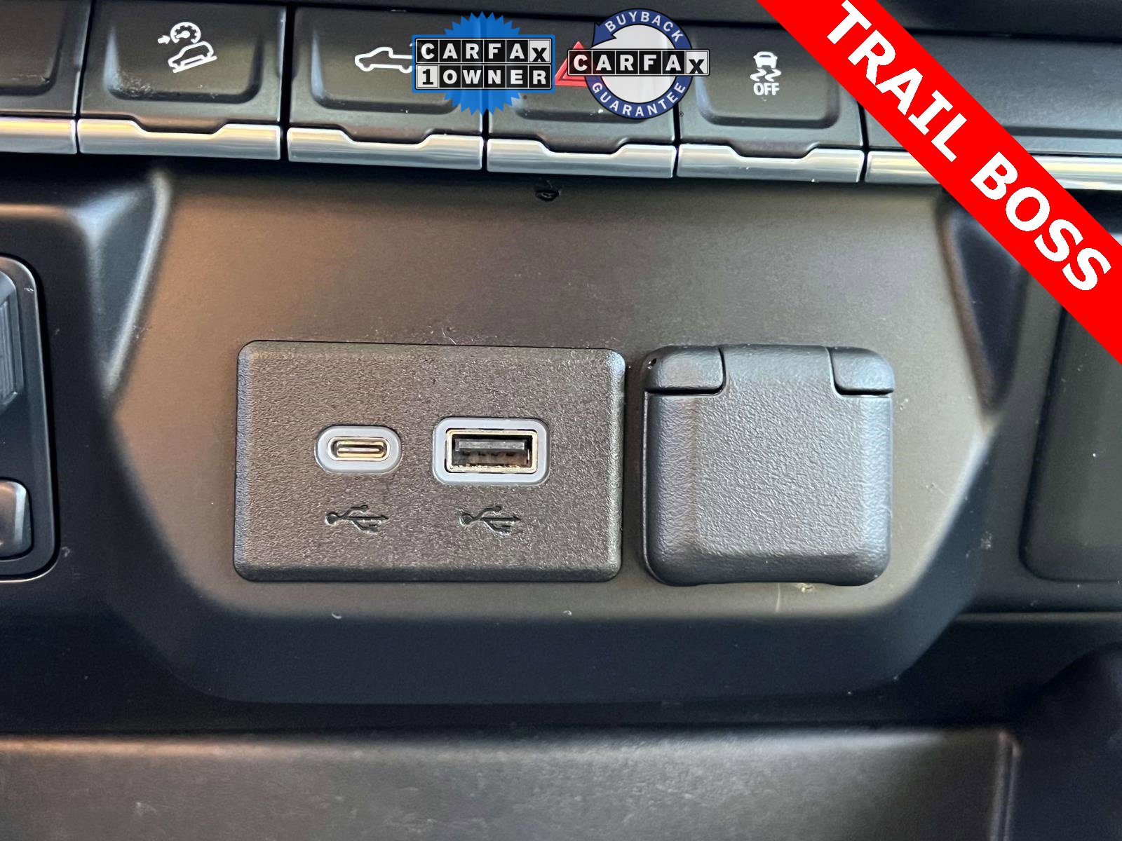 Used 2021 Chevrolet Silverado 1500 LT Trail Boss w/ Bed Protection Package image 28