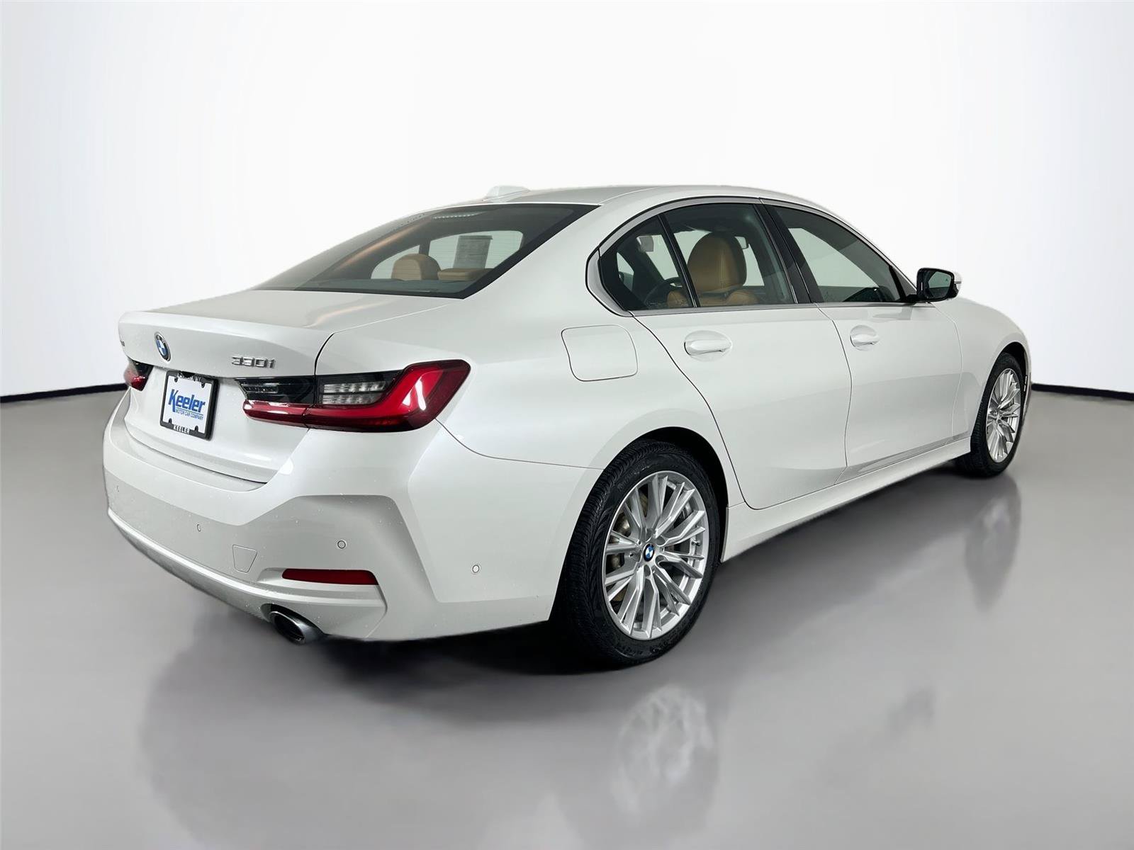 Certified 2023 BMW 330i xDrive Sedan w/ Parking Assistance Package AWD/4WD image 6