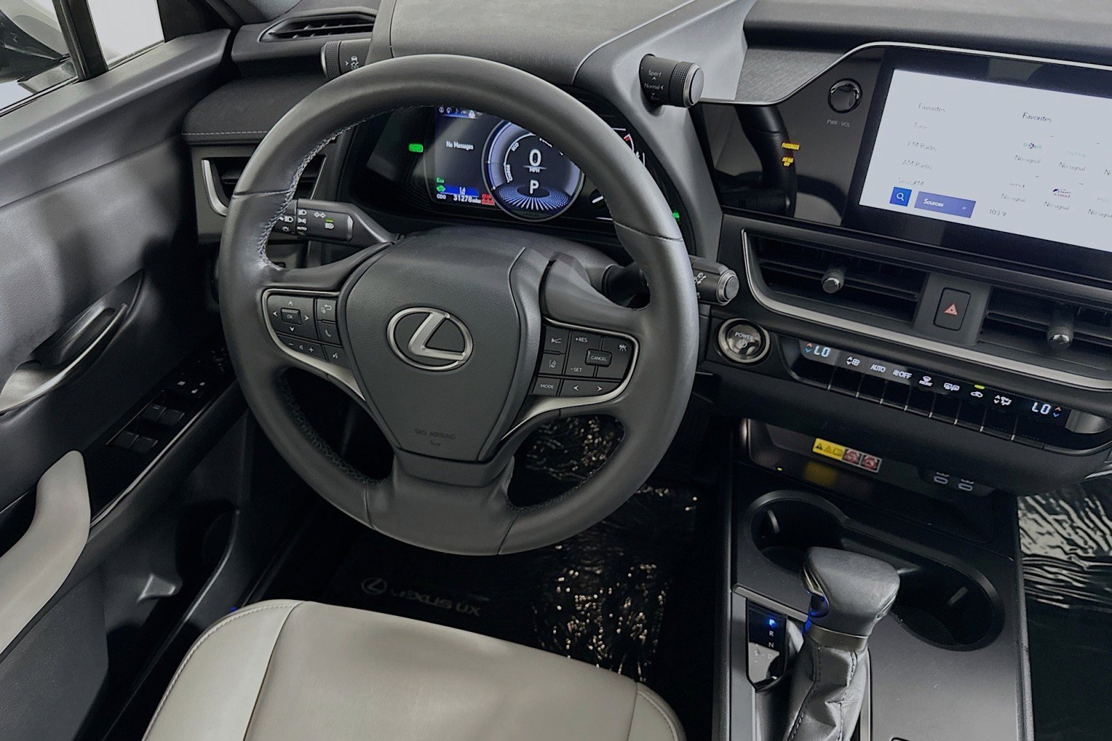 Used 2023 Lexus UX 250h UX 250h image 6