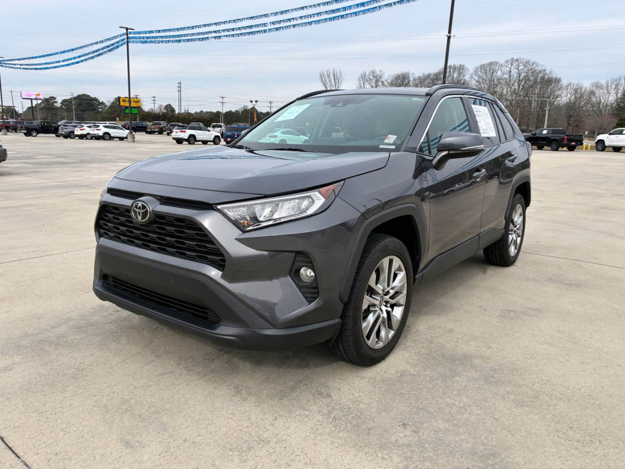 Used 2021 Toyota RAV4 XLE Premium image 1