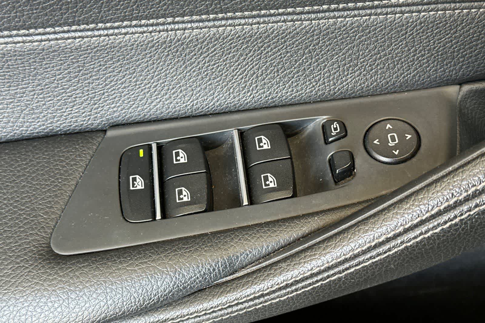 Used 2019 BMW 530i w/ Luxury Package RWD image 13
