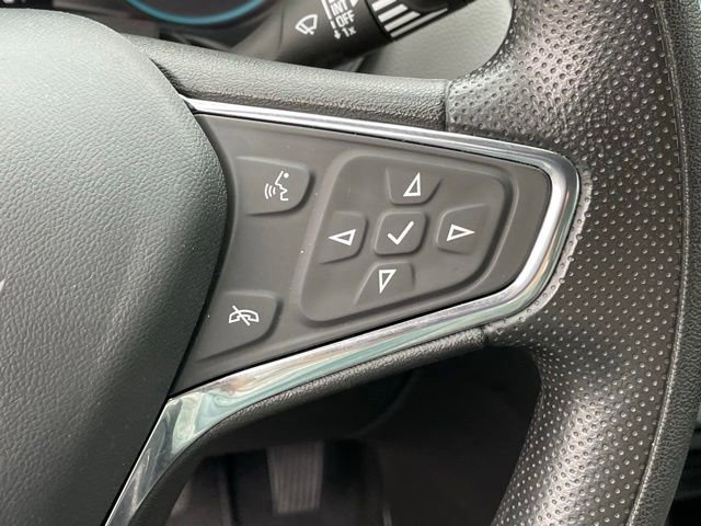 Used 2021 Chevrolet Equinox LS image 16